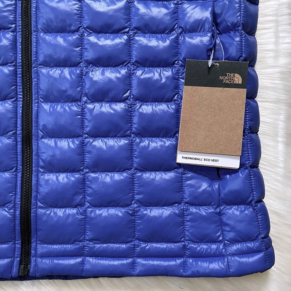 The North Face Men’s ThermoBall Eco Vest - Picture 3 of 10